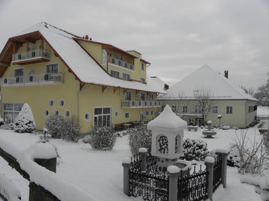 Hotel-Gasthof Stoff Wolfsberg Eksteriør billede